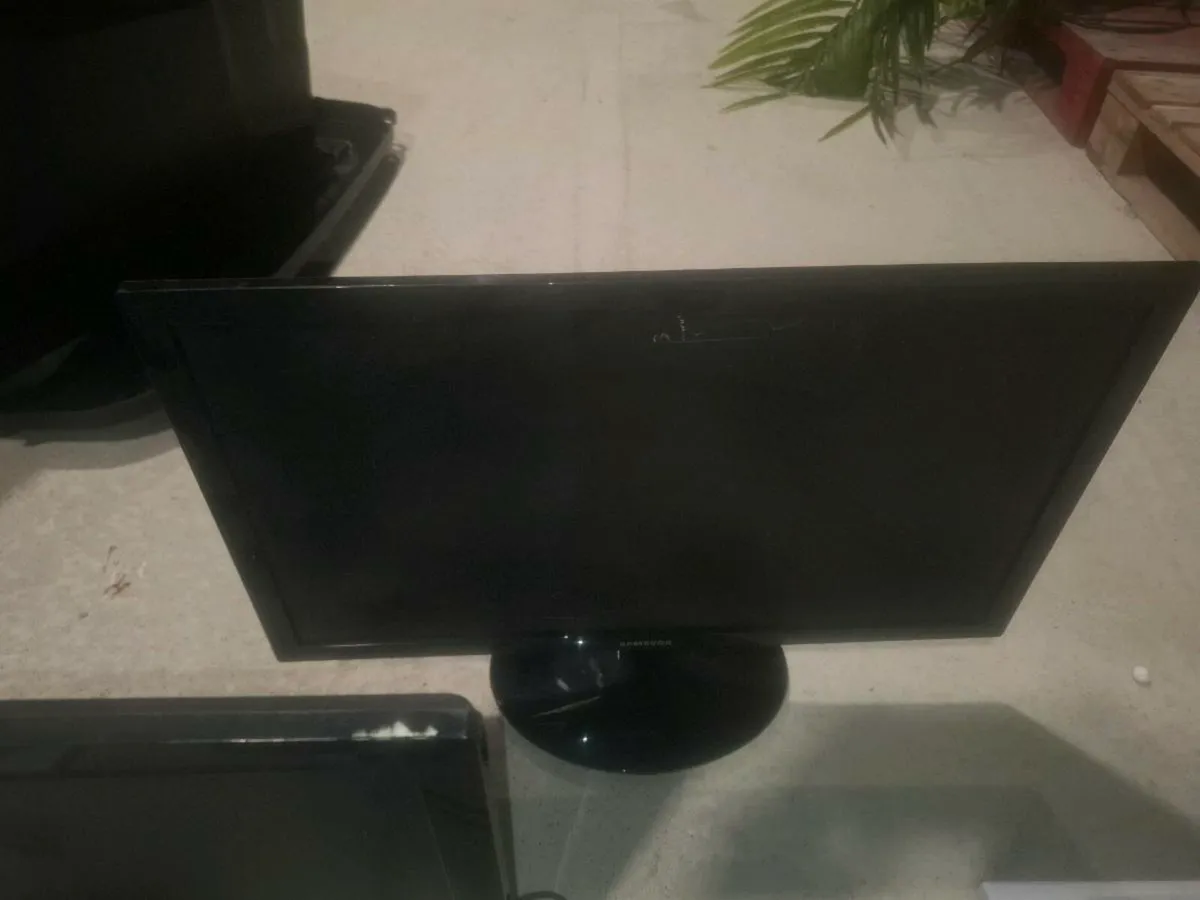 PC monitors - Image 4