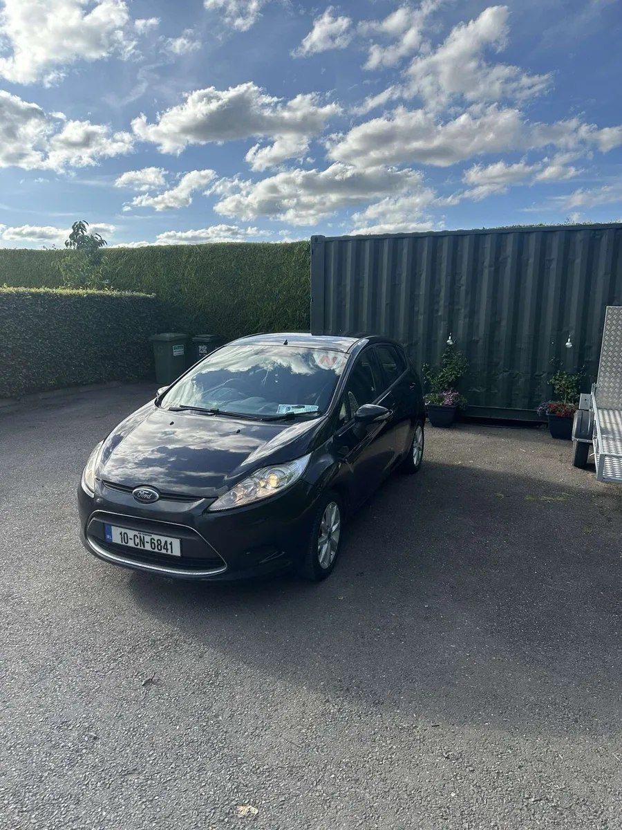 Ford Fiesta 2010 - Image 1