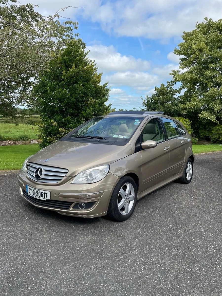 Mercedes b200 - Image 2