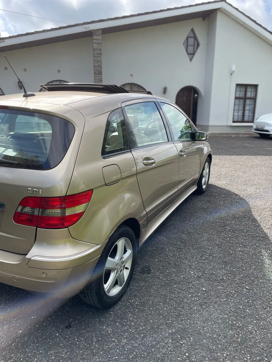 Mercedes b200 - Image 4