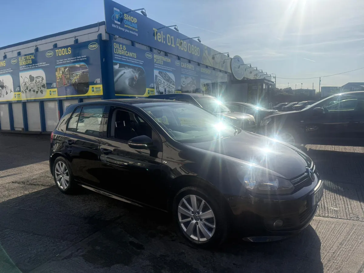 Volkswagen Golf 2012 Edition R - Image 4