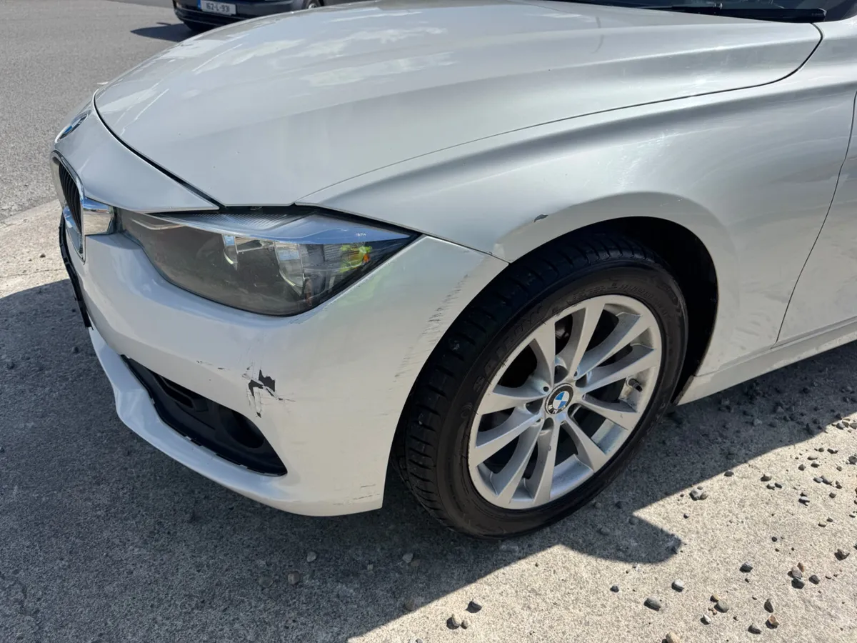 BMW 3-Series 2016 - Image 4