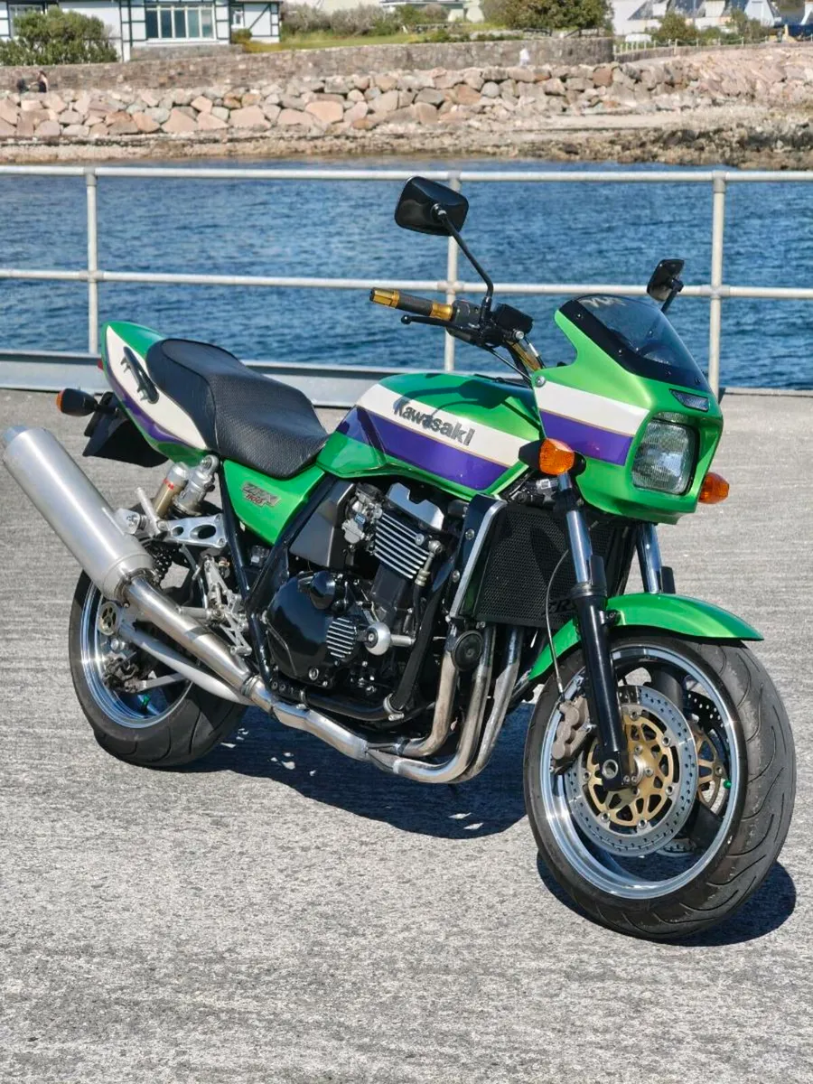 Kawasaki ZRX 1100R - Image 1