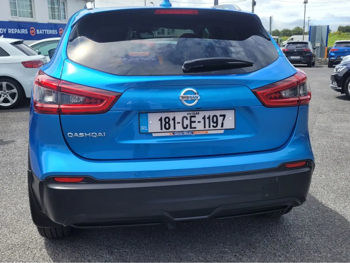 Nissan QASHQAI 1.5 DSL SV SS 18 4DR - Image 4