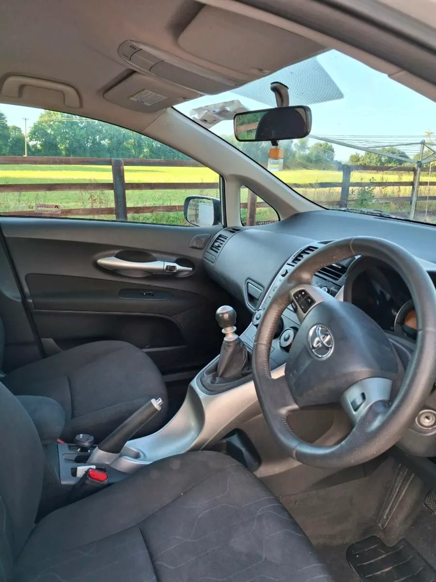 Car - Image 3