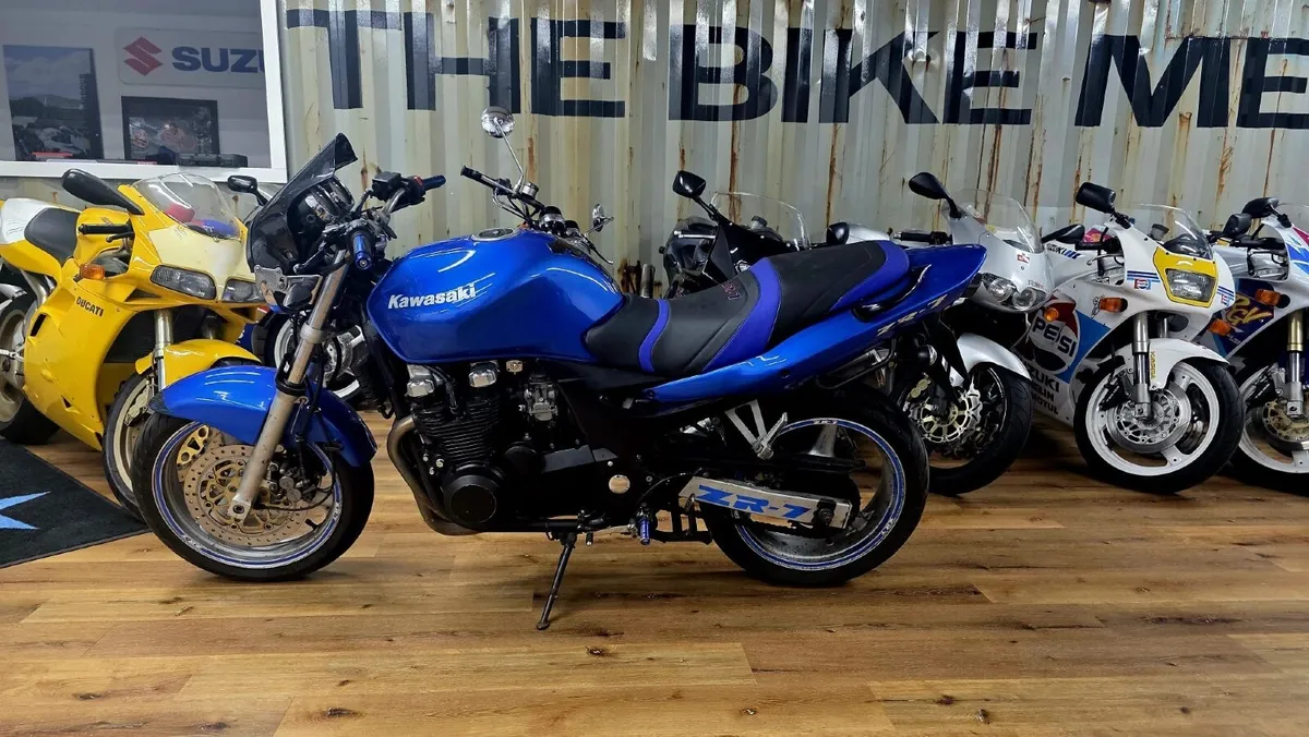 Kawasaki zr7 2002 - Image 2