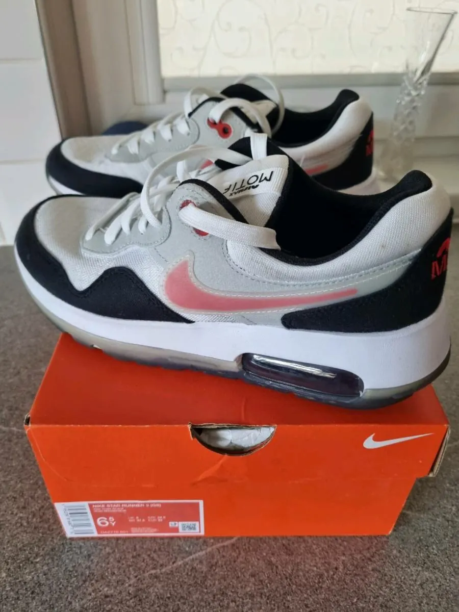 Nike air max runners - Image 3