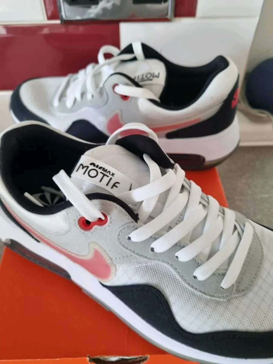 Nike air max runners - Image 4