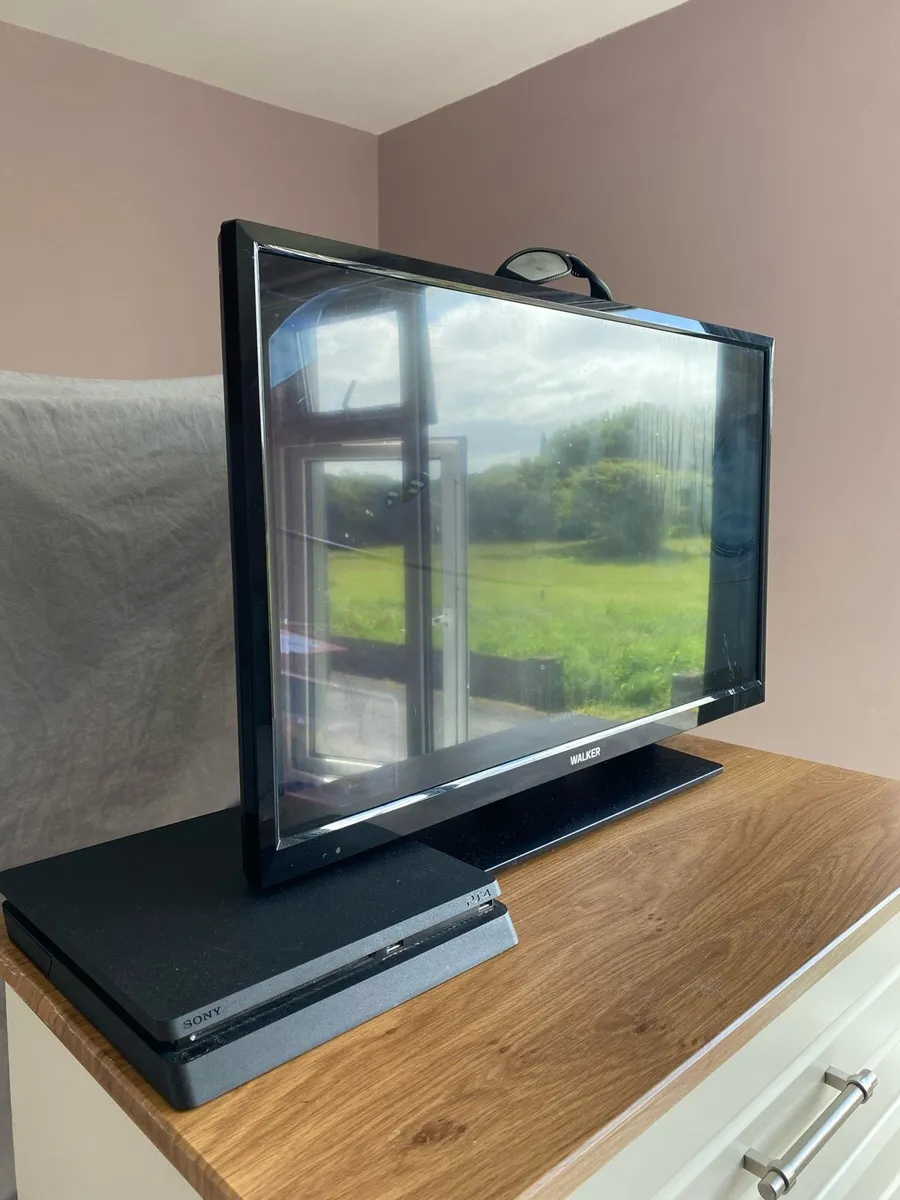 Ps4 And tv - Image 3
