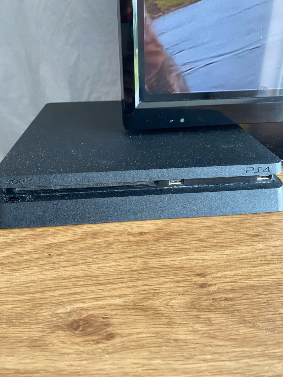 Ps4 And tv - Image 4