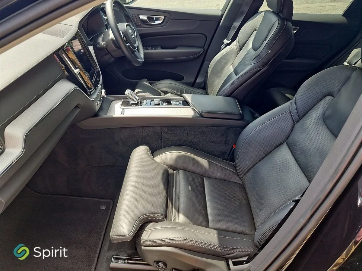 Volvo XC60 B5 235hp  mild Hybrid Diesel  AWD Insc - Image 4