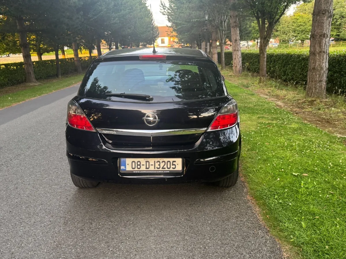 Opel Astra 2008 - Image 2