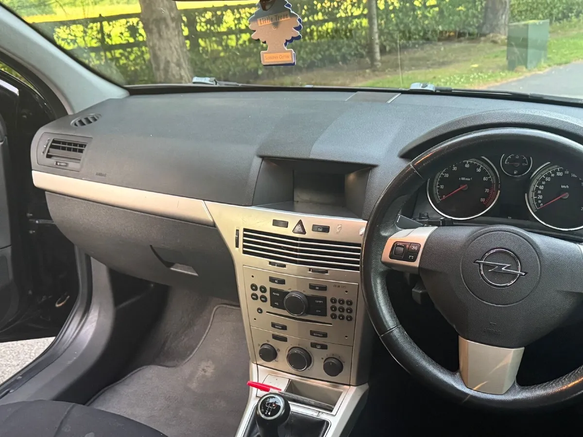 Opel Astra 2008 - Image 4