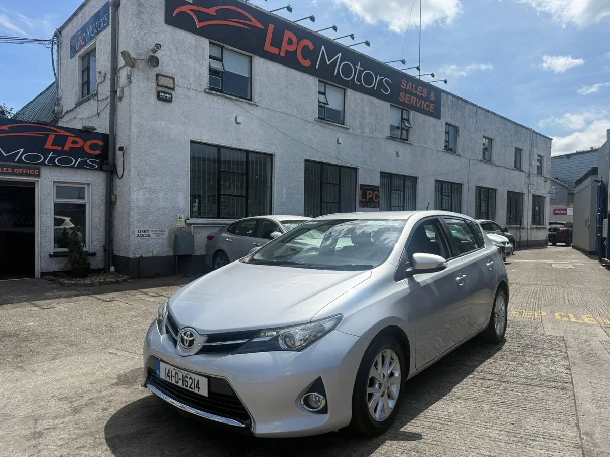 Toyota Auris 2014 low mileage - Image 3