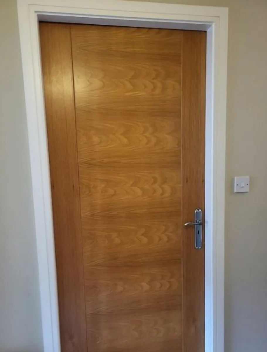 Door and frame - Image 2