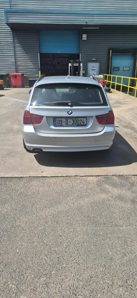 BMW 3-Series 2009 - Image 3
