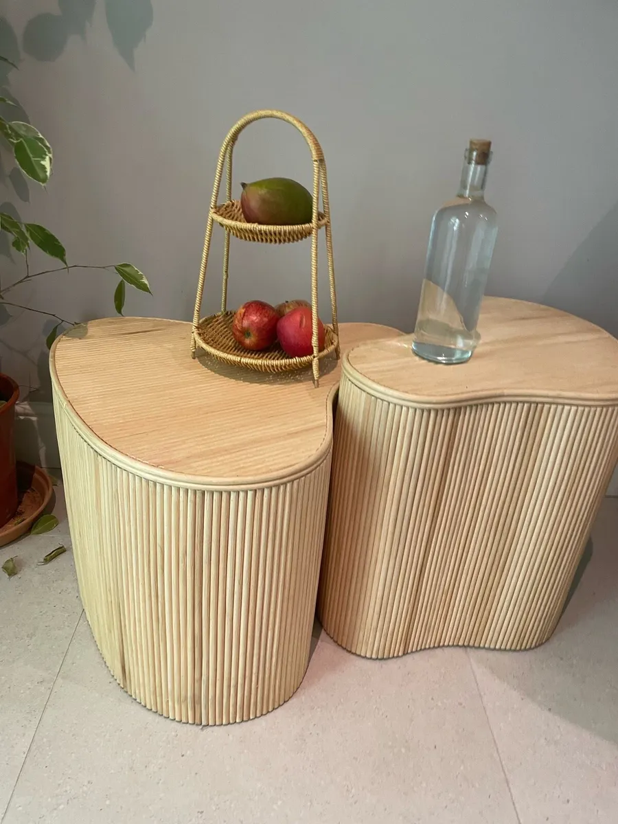 Coffee table with storage - Image 1