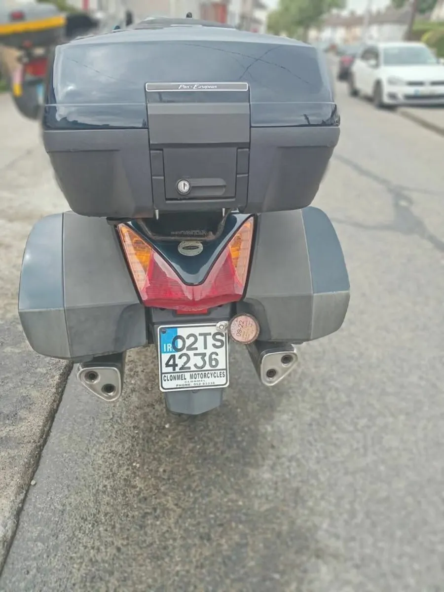 Honda Pan European  2002 - Image 2
