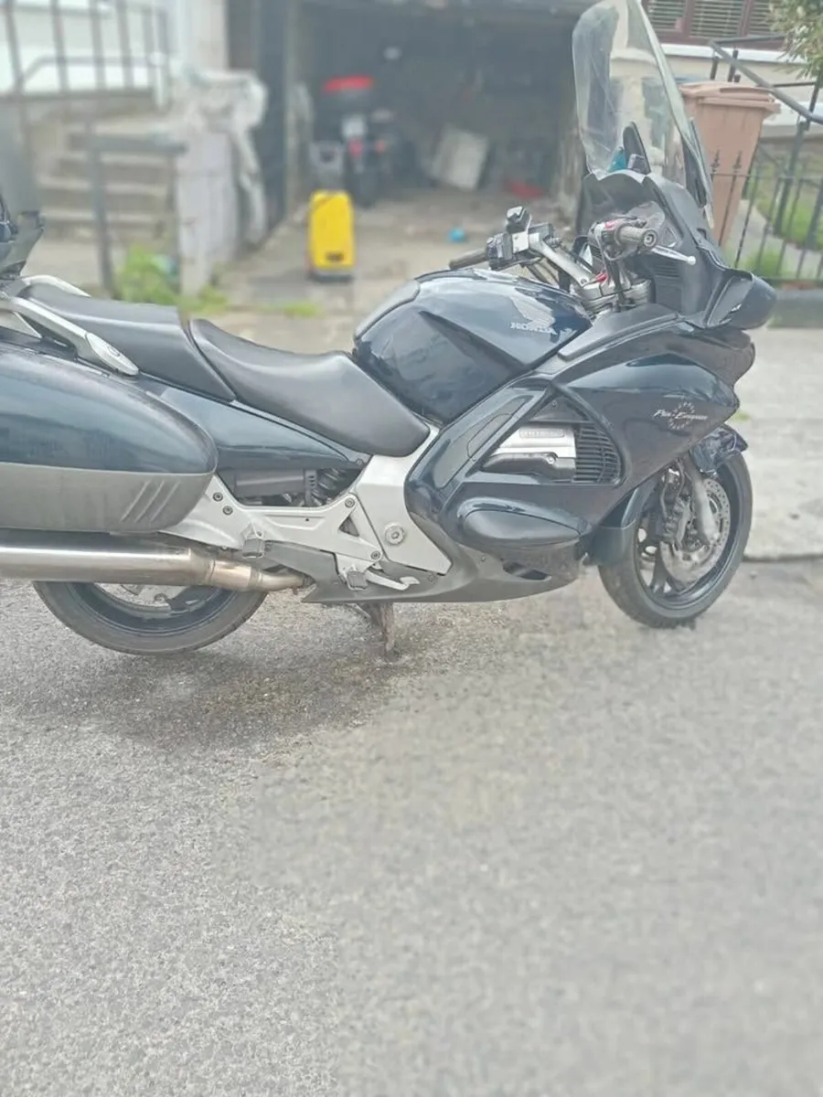Honda Pan European  2002 - Image 3