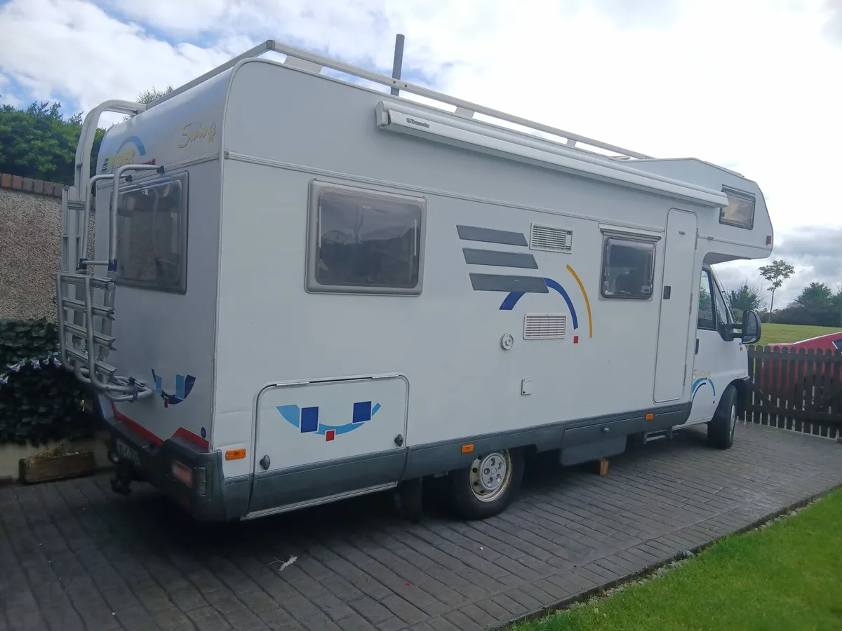 Hymer 6 berth Campervan - Image 4