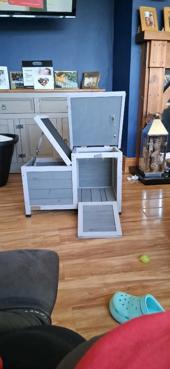 Hutch/ small kennel - Image 1
