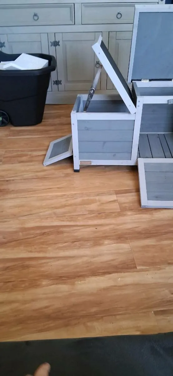 Hutch/ small kennel - Image 2
