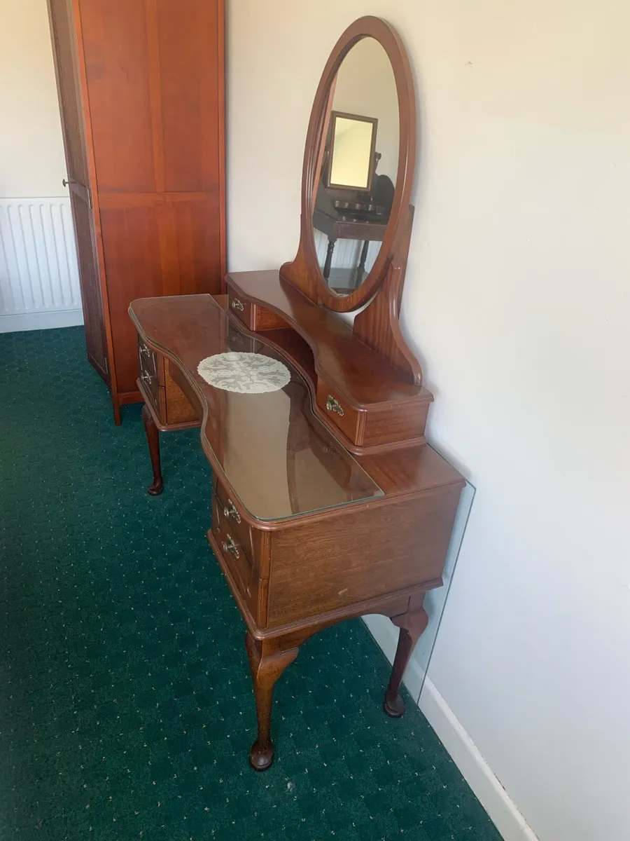 Dressing table with mirror - Image 2