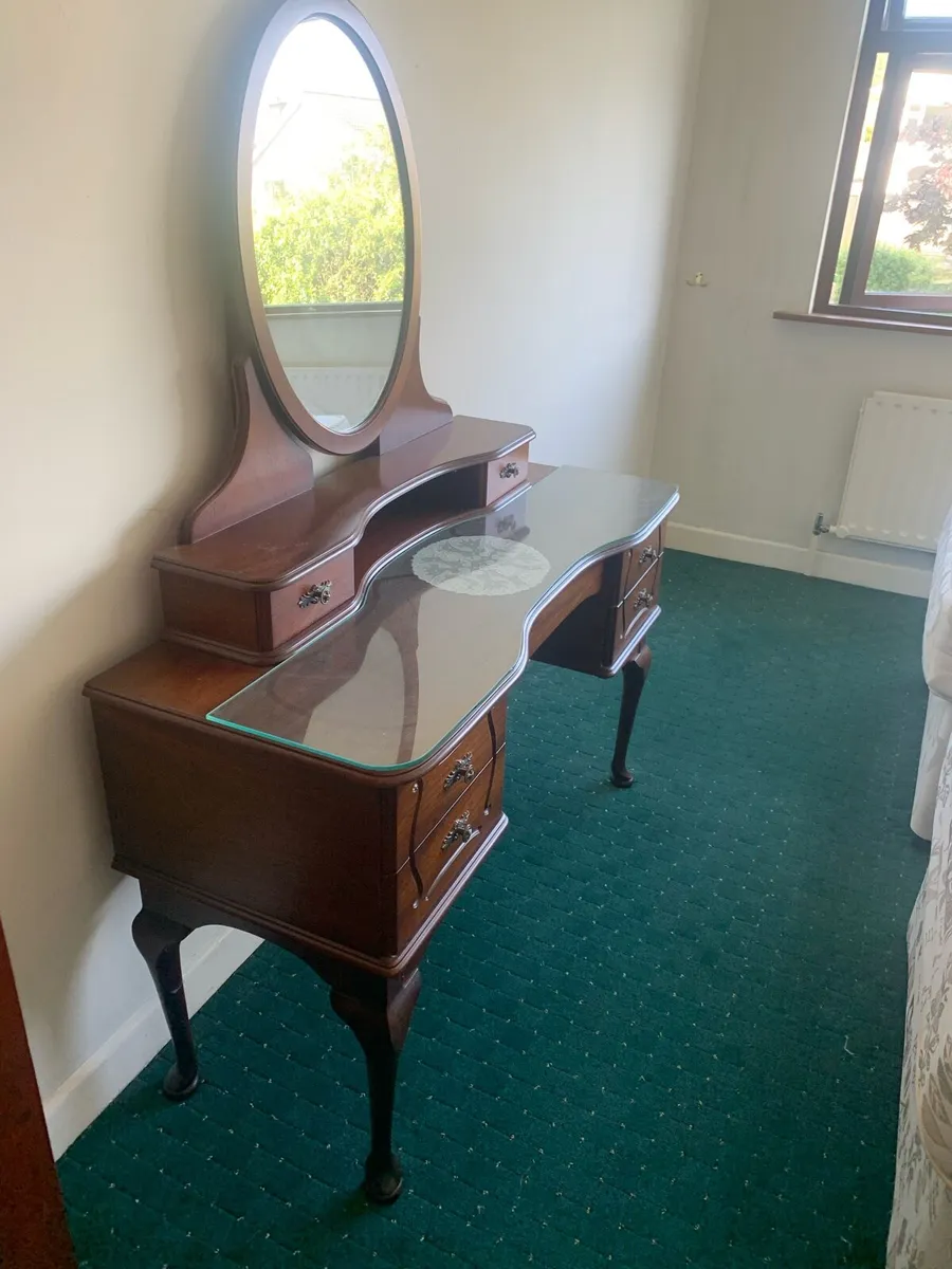 Dressing table with mirror - Image 3