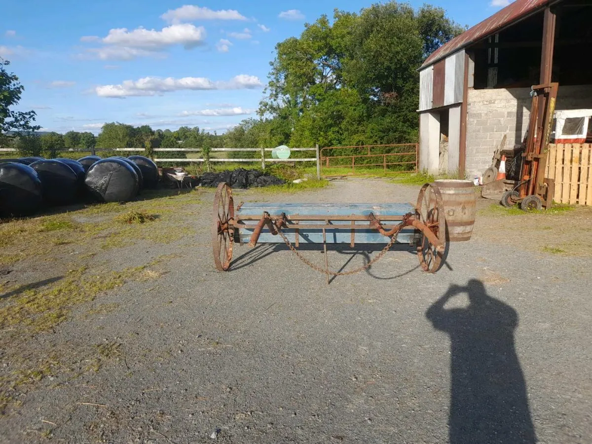 Vintage Fertilser Spreader - Image 1