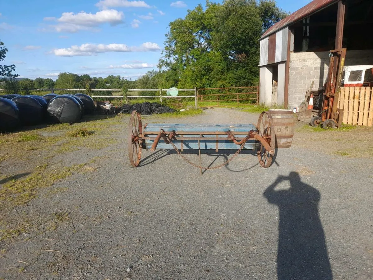 Vintage Fertilser Spreader - Image 2