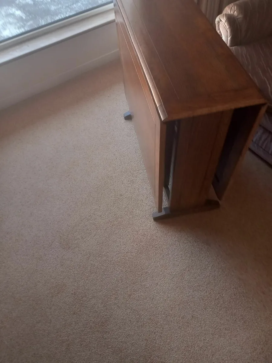 Gate legged table