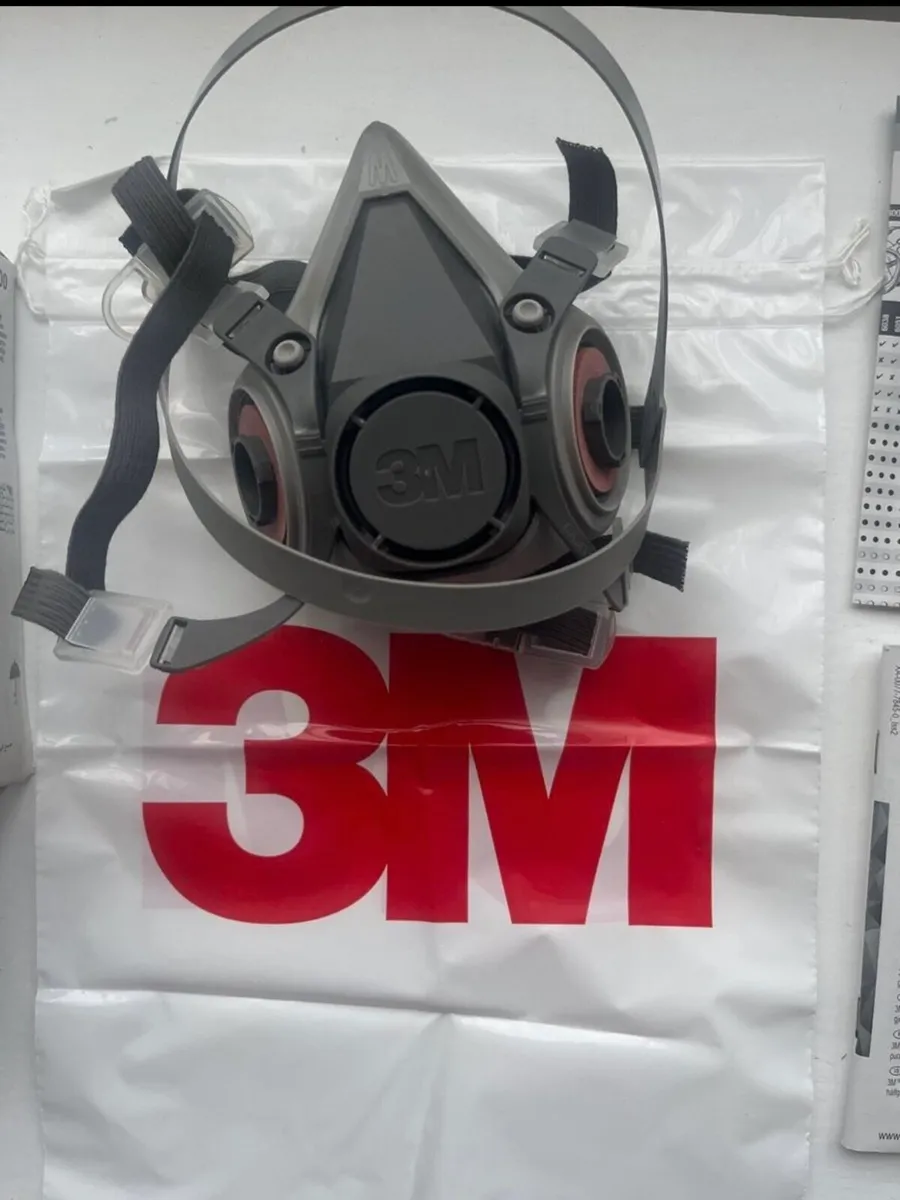 New 3 M reusable half mask 6000 - Image 3