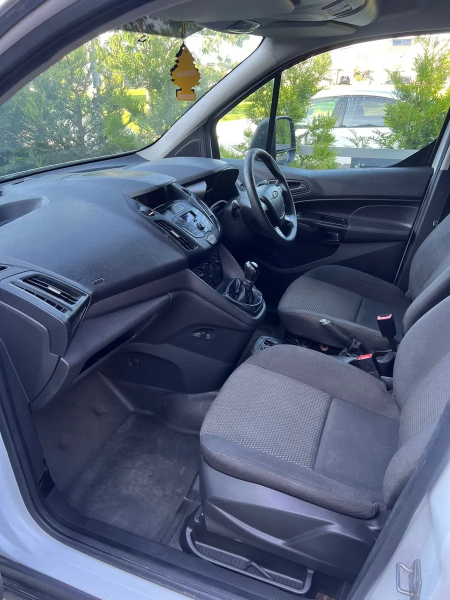 Ford Transit Connect - Image 4