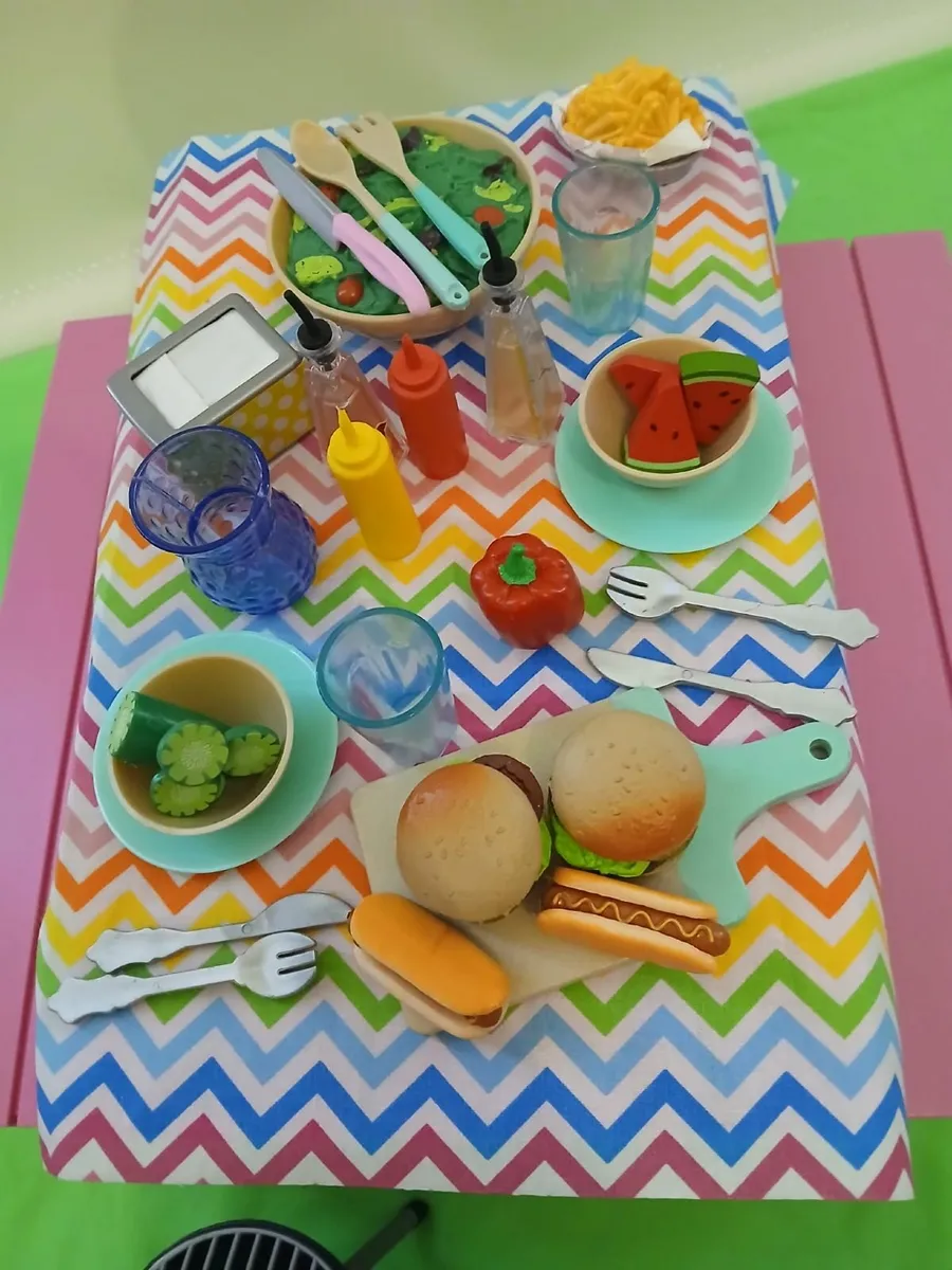 Our Generation Picnic table and food set - Image 3