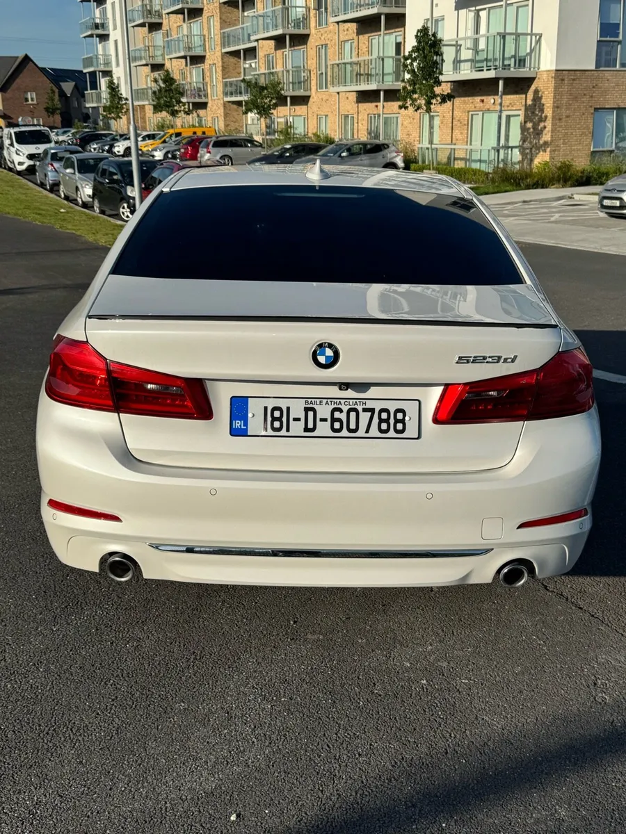 Luxury 520D, HUD Display, Wireless charger, 62km - Image 3