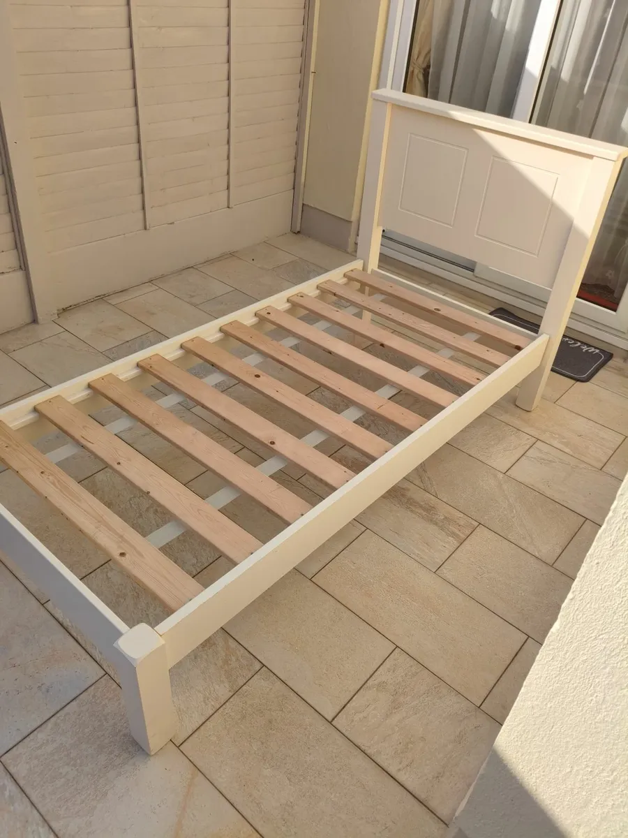 Single bed frame and mattress - Image 1