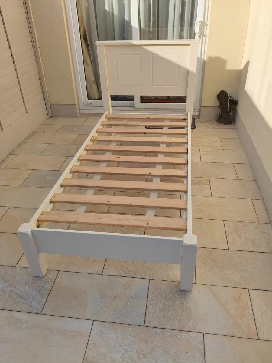 Single bed frame and mattress - Image 3