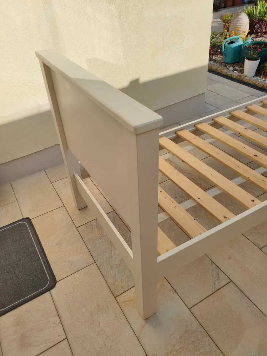 Single bed frame and mattress - Image 4