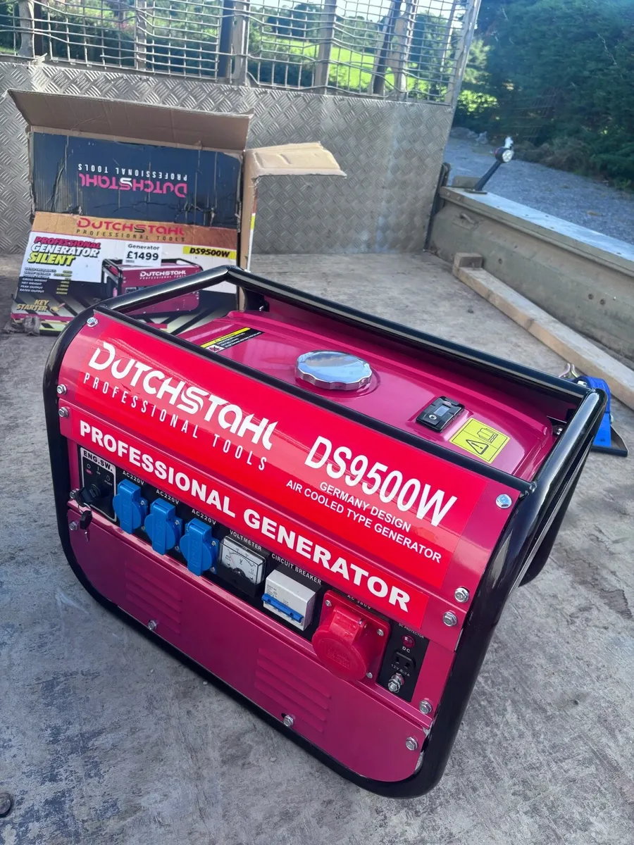 Generator and chainsaw - Image 1