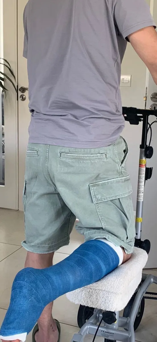 knee scooter - Image 2