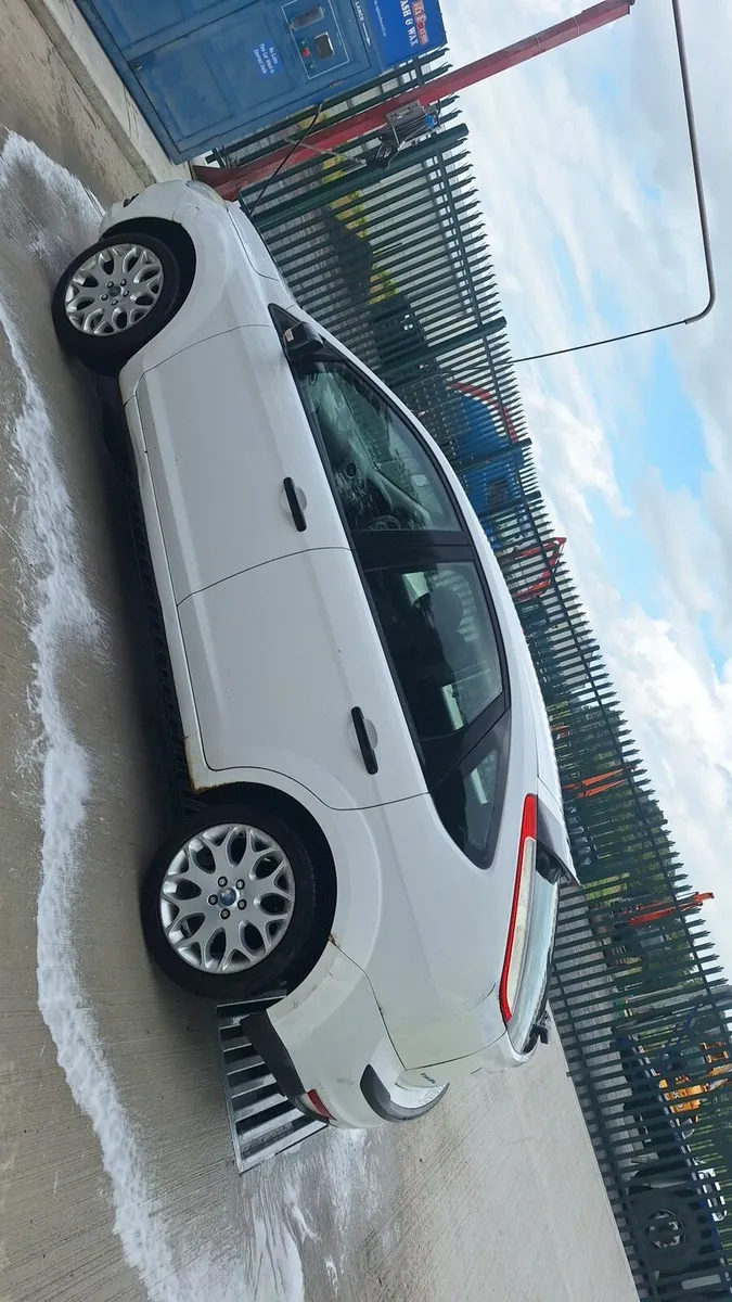 Ford Focus - Image 2