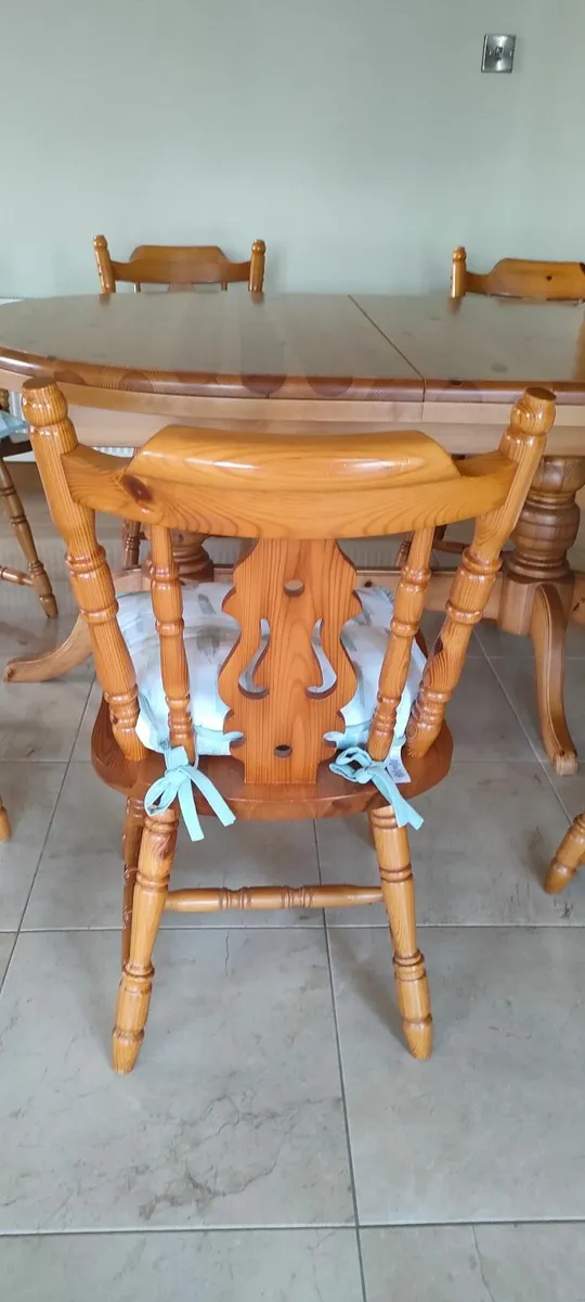 Dining Table & Chairs - Image 4