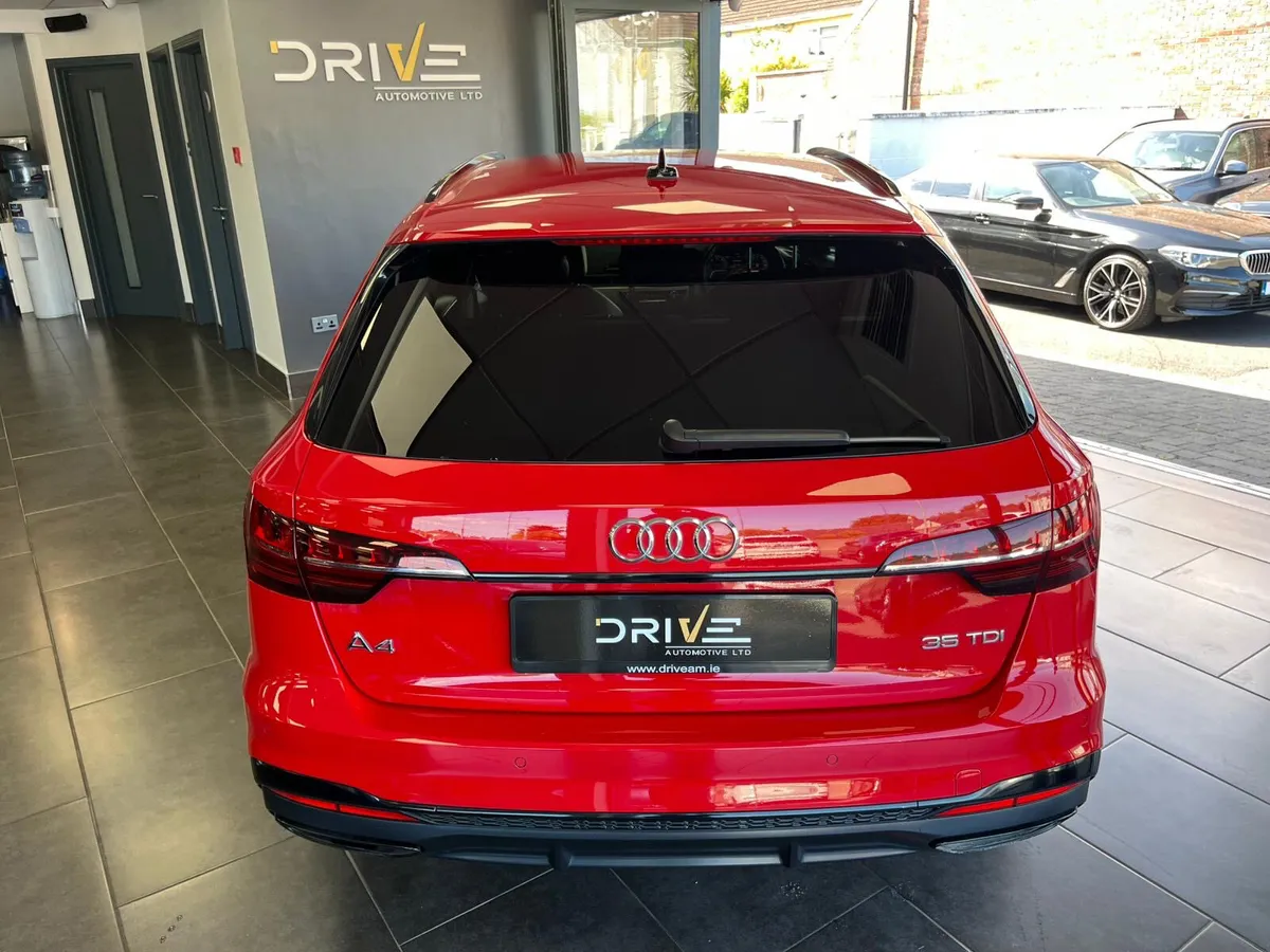 Audi A4 2021 2.0 35d TDI S-Line Black Edition - Image 4