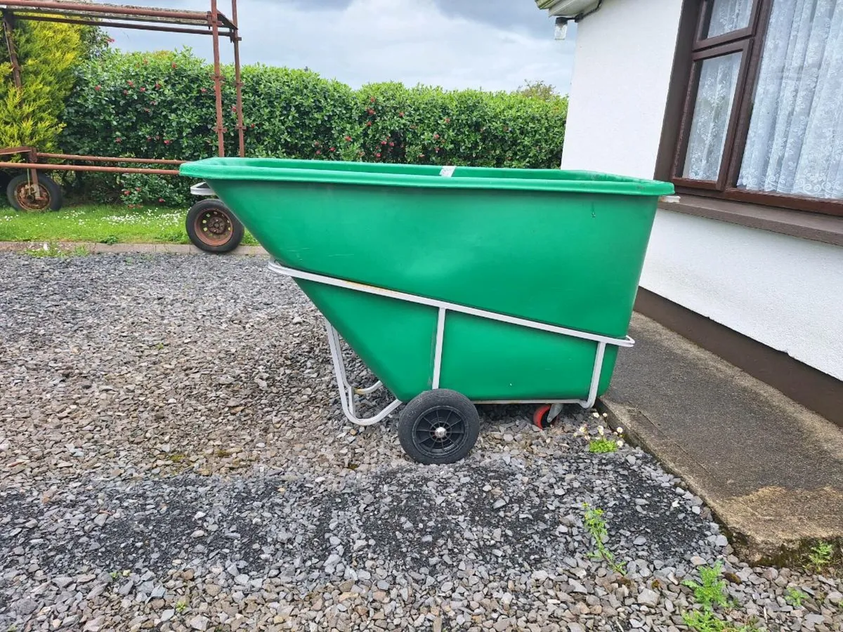 Large industrial bin - Image 2