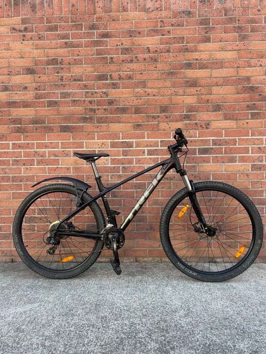 Trek Marlin 5 Mountain Bike - Image 1