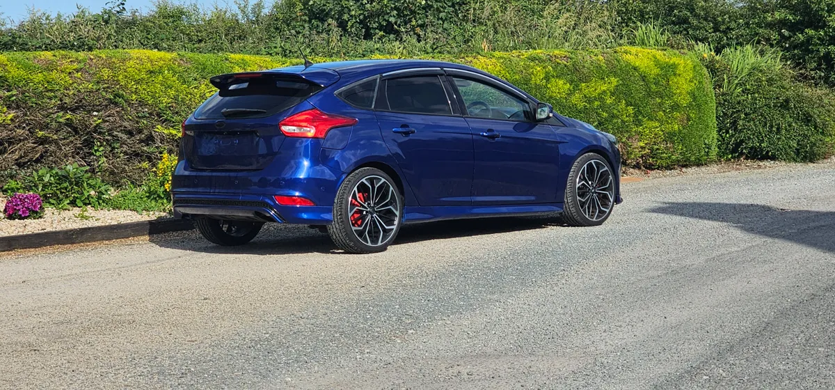 Ford Focus Zetec S 2015 - Image 2