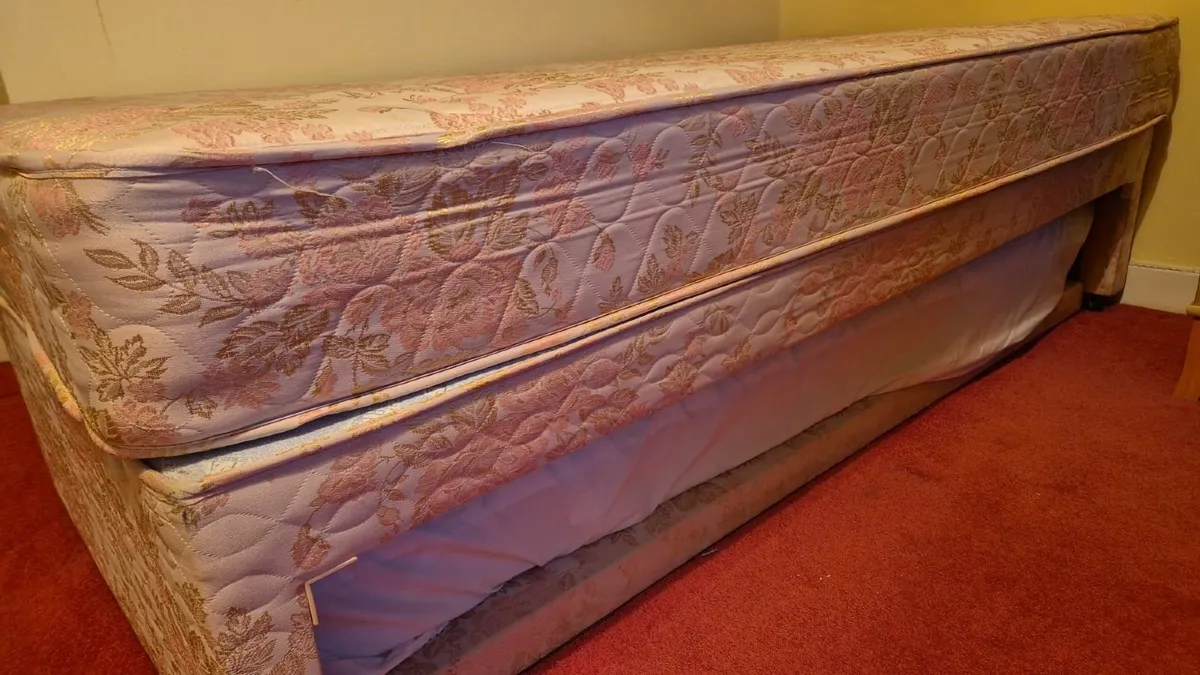 Bed - Image 2