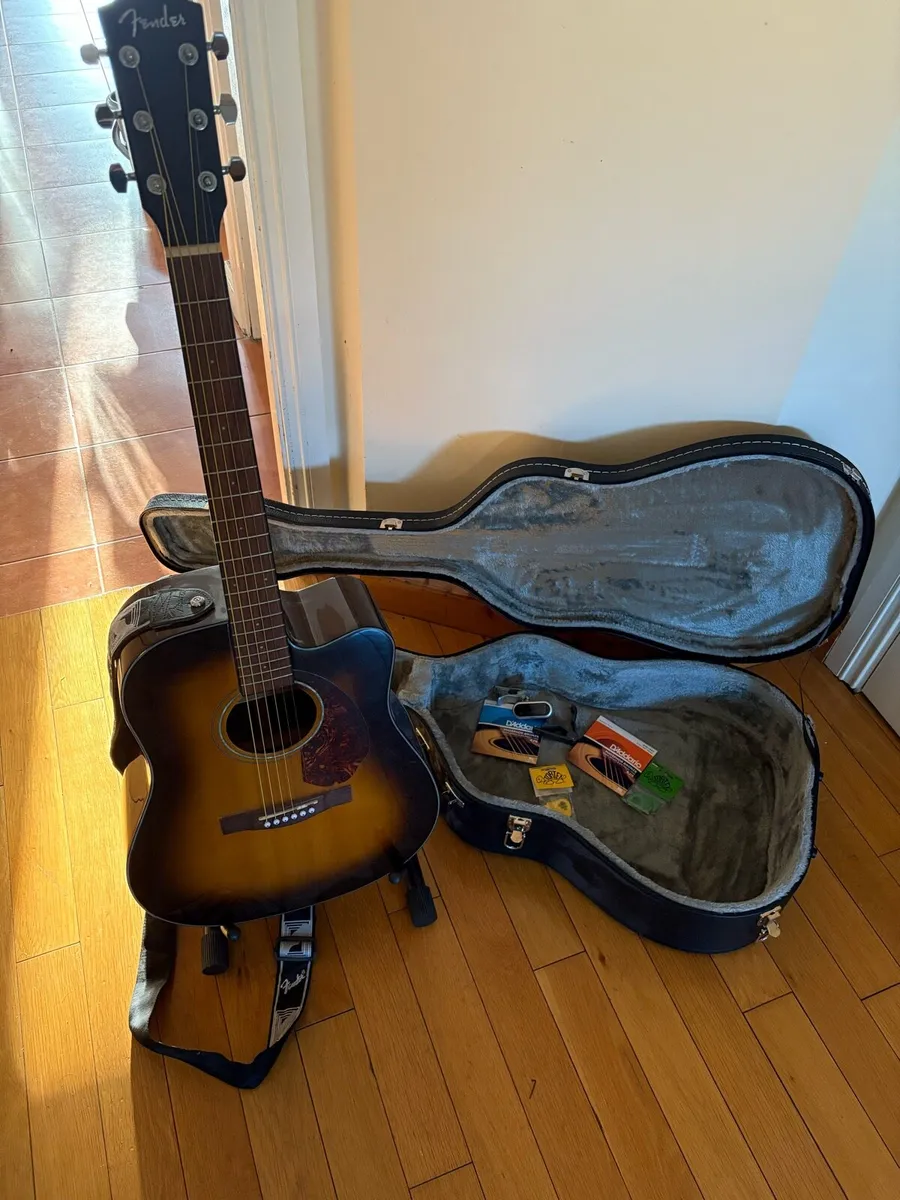 Guitar - Image 4