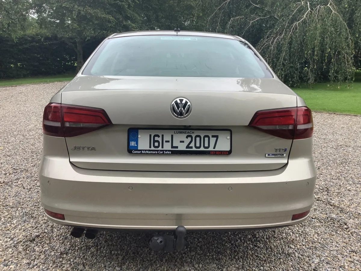 Volkswagen Jetta 2016 - Image 2