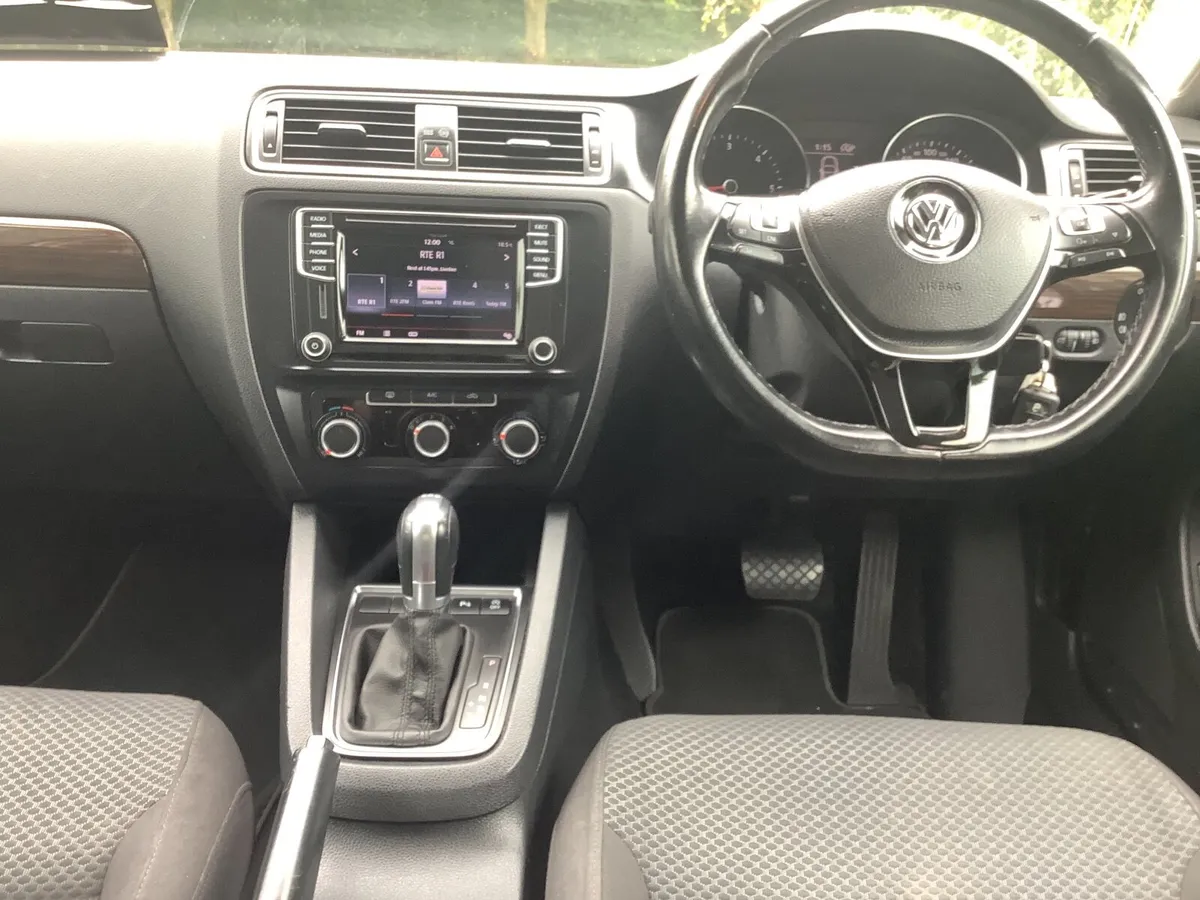 Volkswagen Jetta 2016 - Image 3